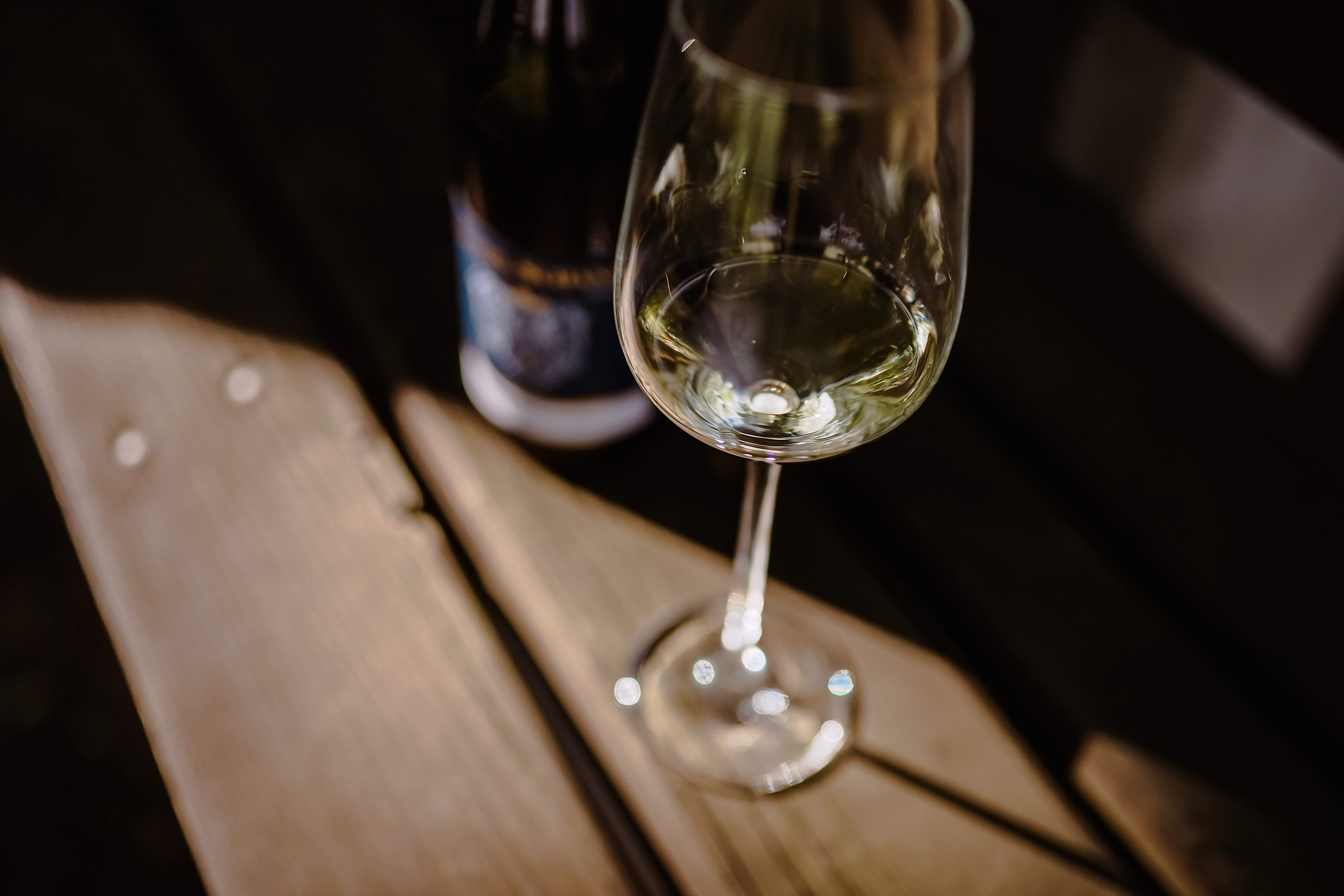 Wein probieren in der Natur Wein probieren in der Natur