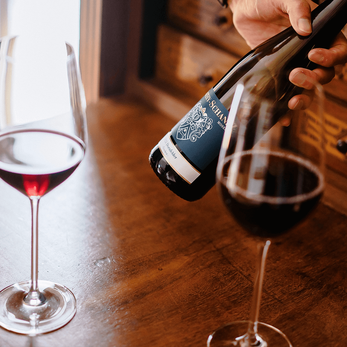 Rotwein probieren