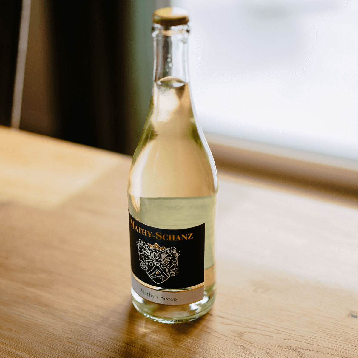 Flasche Secco auf Tisch