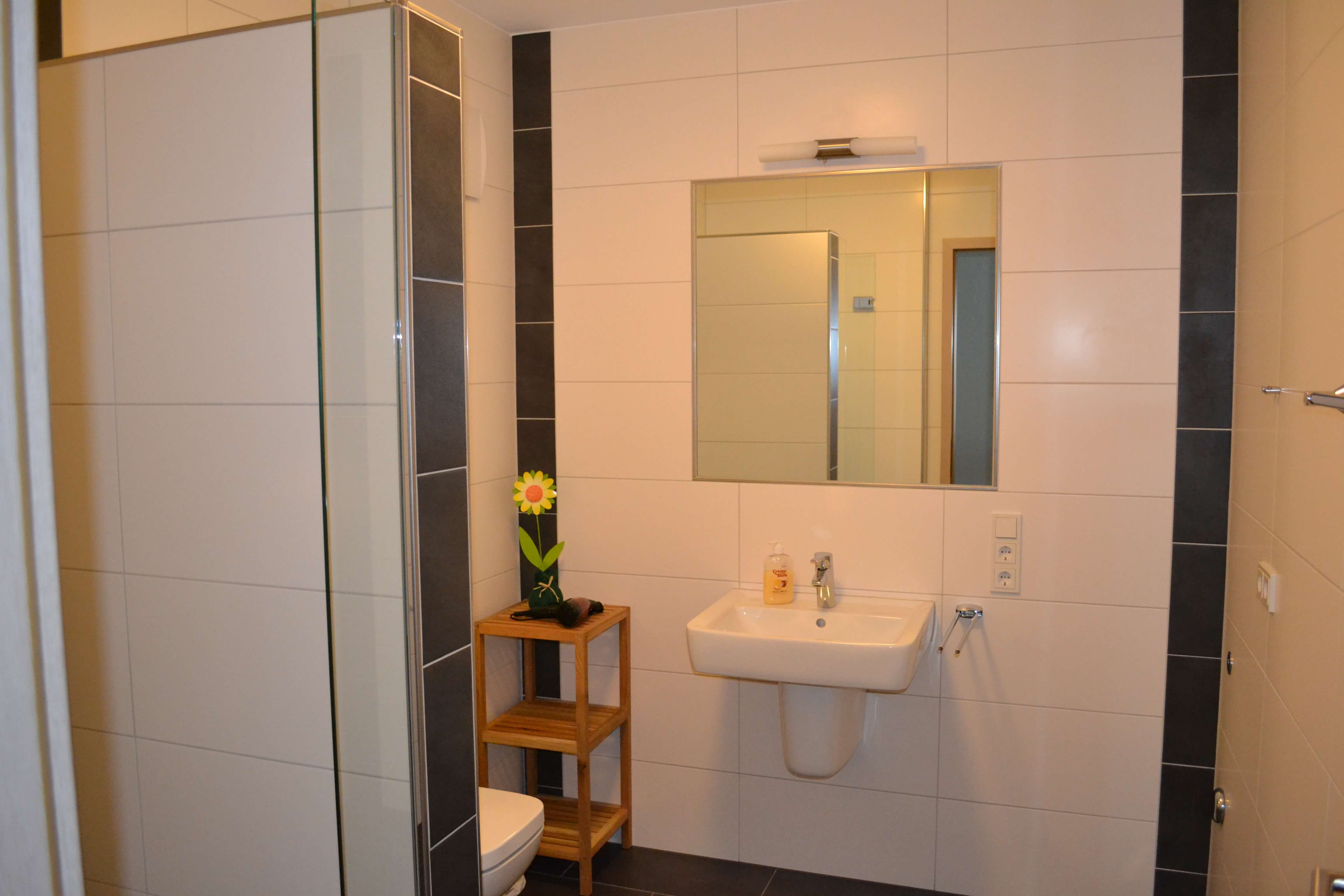 Badezimmer_Ferienhaus_Raiffeisenstraße
