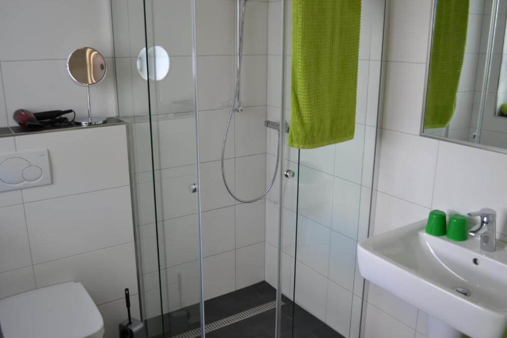 Badezimmer_Ferienhaus_Raiffeisenstraße