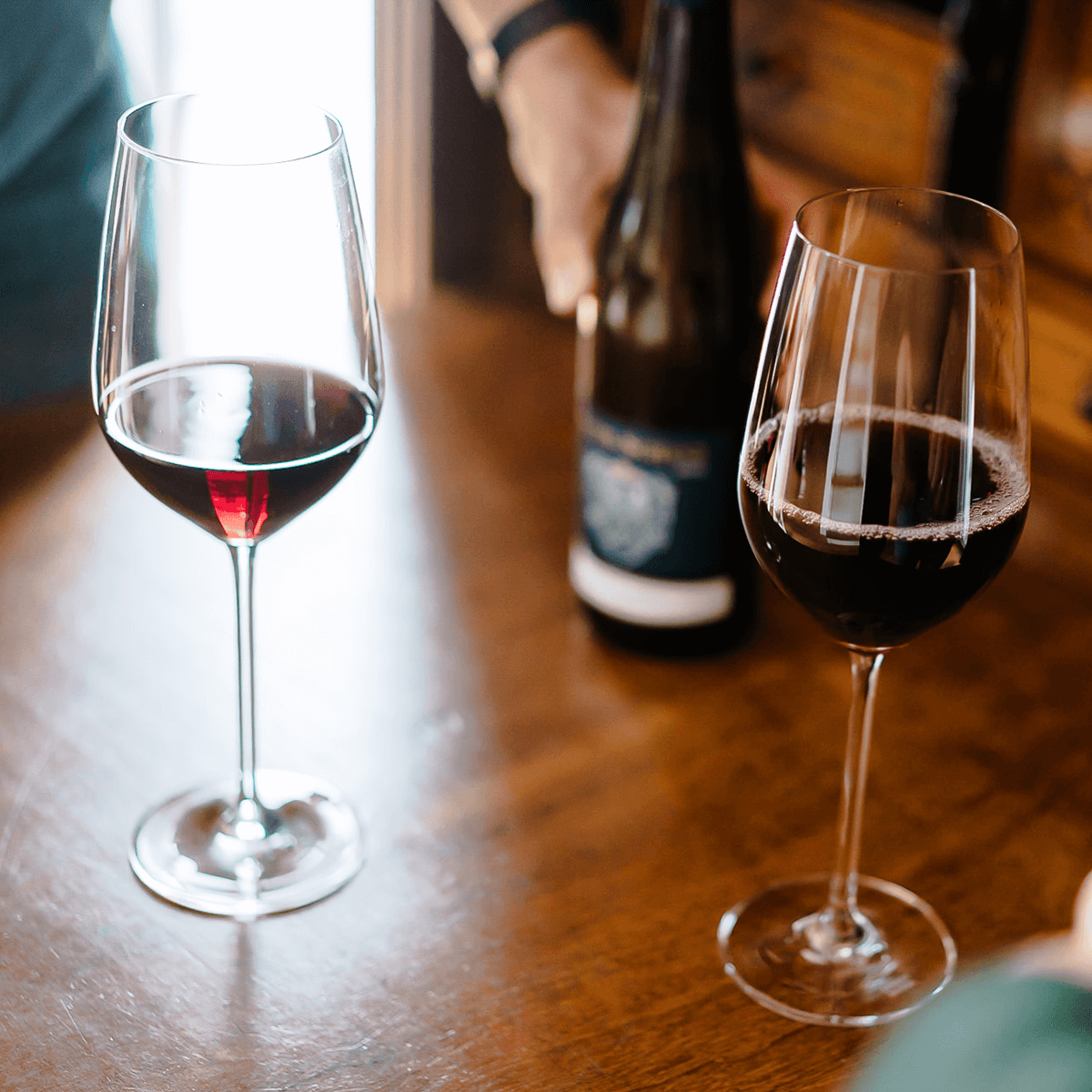 Rotwein probieren