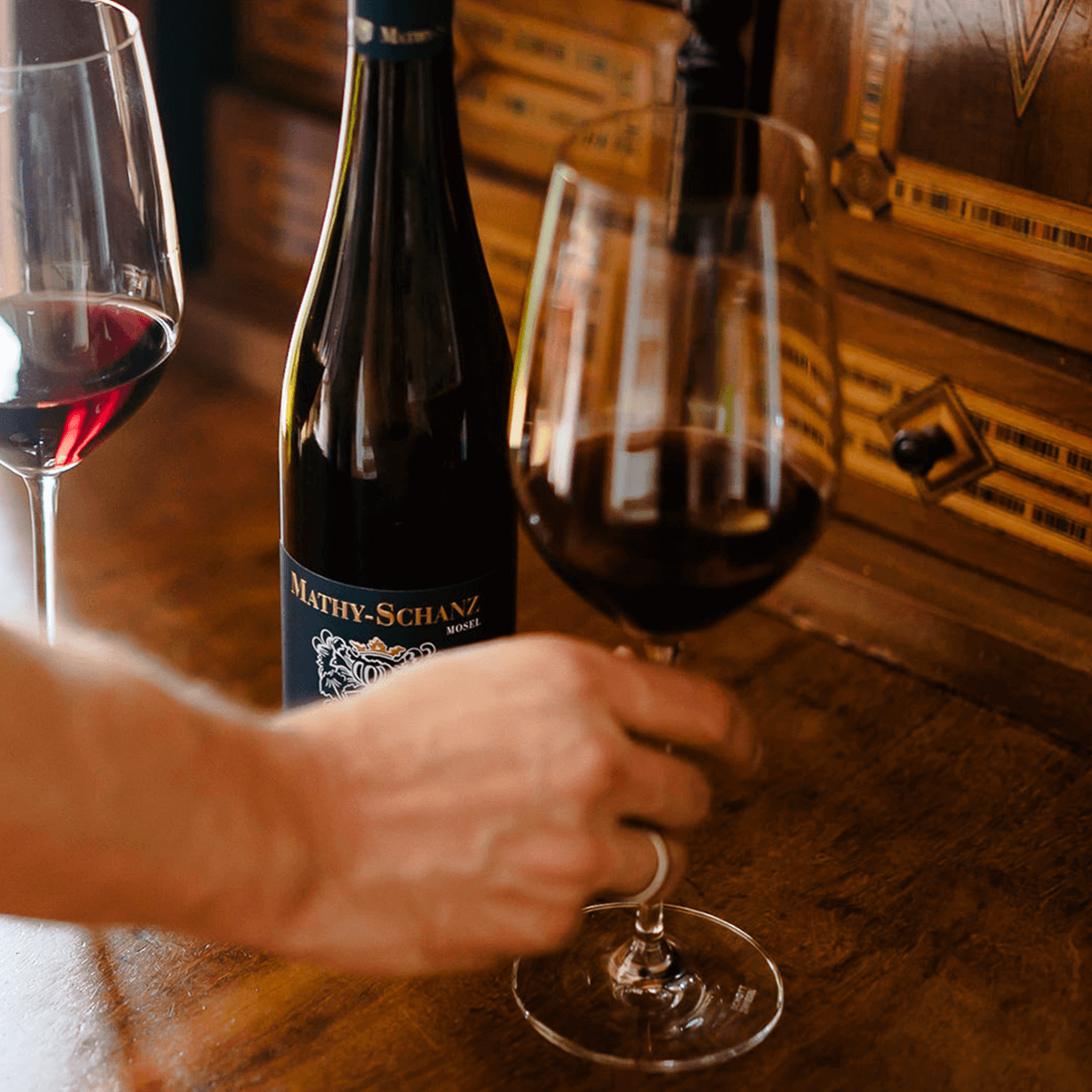 Rotwein in Glas Rotwein in Glas